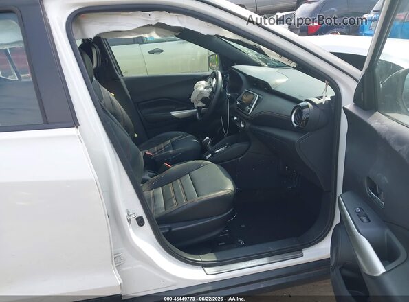 3N1CP5CUXKL492176 2019 NISSAN KICKS Белый Вид салона спереди