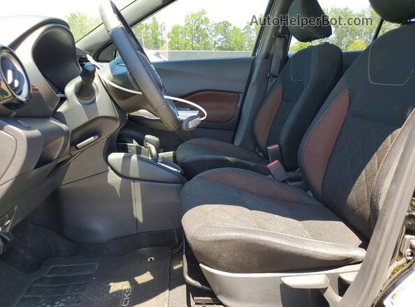 3N1CP5CUXKL499550 2019 NISSAN KICKS Черный Вид салона спереди