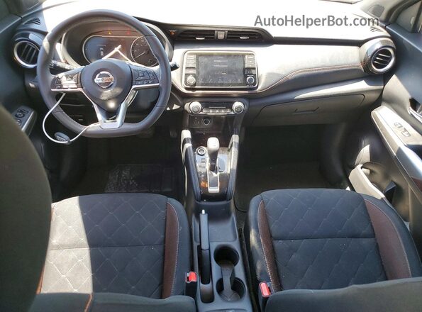 3N1CP5CUXKL499550 2019 NISSAN KICKS Черный Вид панели приборов