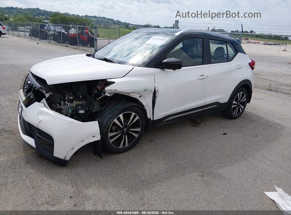 3N1CP5CUXKL506352 2019 NISSAN KICKS Белый Передняя левая четверть