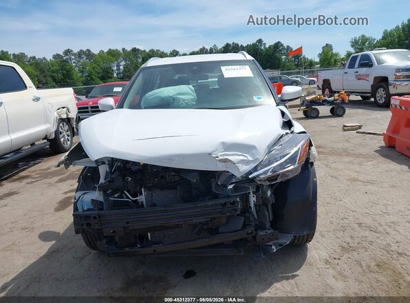 3N1CP5CV0RL494456 2024 NISSAN KICKS White Widok wnętrza z tyłu