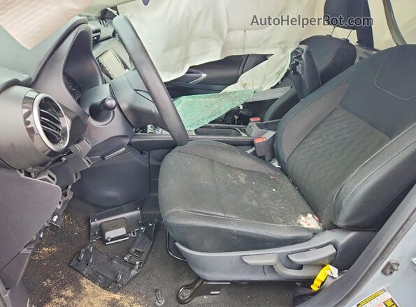 3N1CP5CV0RL525706 2024 NISSAN KICKS Серый Вид салона спереди