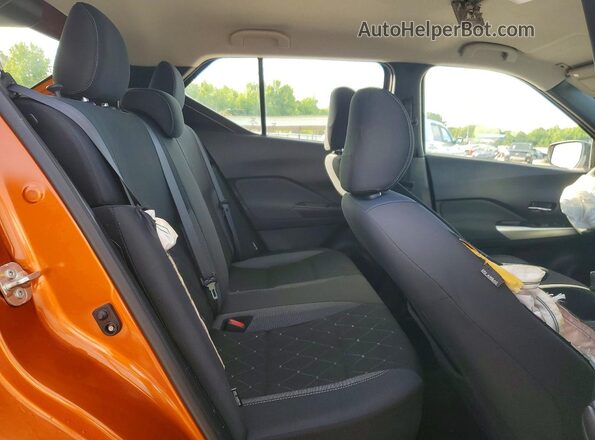 3N1CP5CV1LL499740 2020 NISSAN KICKS Orange Rear interior view