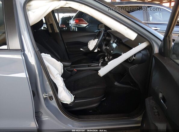 3N1CP5CV1ML496662 2021 NISSAN KICKS Gray Widok wnętrza z przodu