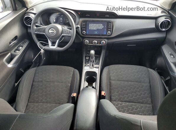 3N1CP5CV1RL545141 2024 NISSAN KICKS Blue Dashboard view