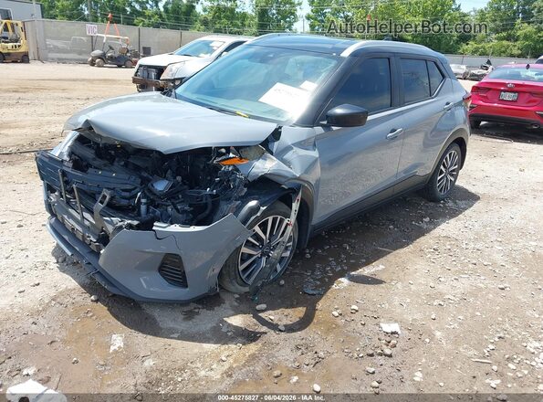 3N1CP5CV2PL522089 2023 NISSAN KICKS Серый Передняя левая четверть