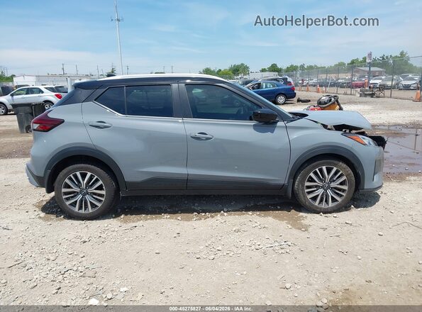 3N1CP5CV2PL522089 2023 NISSAN KICKS Серый Вид задней части салона
