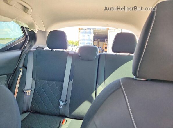 3N1CP5CV3LL520331 2020 NISSAN KICKS White Rear seats view