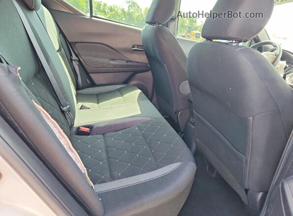 3N1CP5CV3LL520331 2020 NISSAN KICKS White Rear interior view