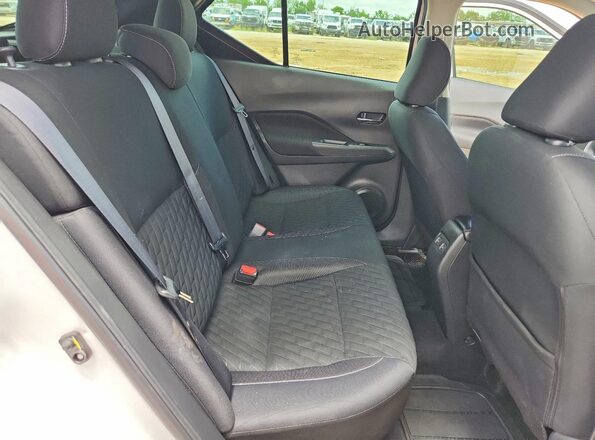 3N1CP5CV3ML518399 2021 NISSAN KICKS White Rear seats view