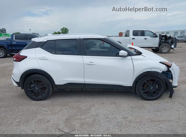3N1CP5CV4NL514105 2022 NISSAN KICKS White Rear interior view