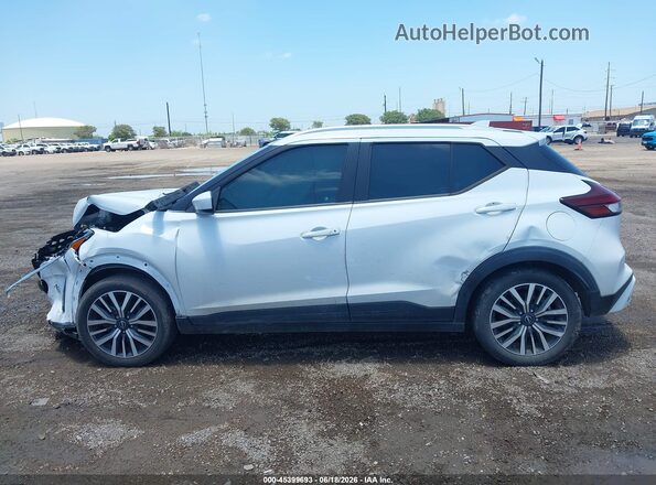 3N1CP5CV5NL510810 2022 NISSAN KICKS White Vista interior trasera