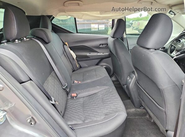 3N1CP5CV6RL516136 2024 NISSAN KICKS Gray Vista interior trasera