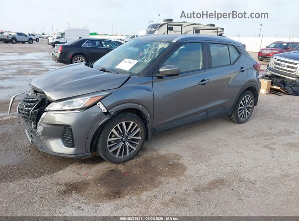 3N1CP5CV7ML555083 2021 NISSAN KICKS Gray Առջևի ձախ երեք քառորդ տեսարան