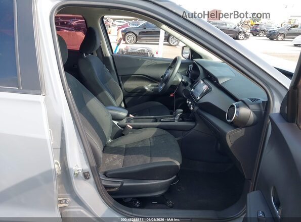 3N1CP5CV7RL535908 2024 NISSAN KICKS Teal Вид салону спереду