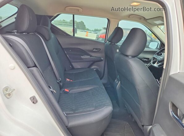 3N1CP5CV7RL562154 2024 NISSAN KICKS Белый Вид задней части салона