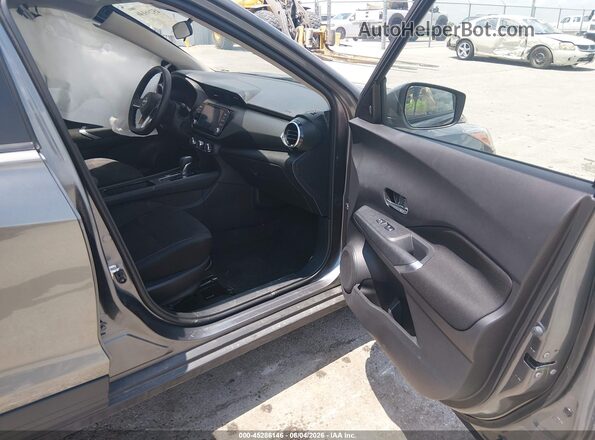 3N1CP5CV8RL520236 2024 NISSAN KICKS Gray წინა სალონის ხედი