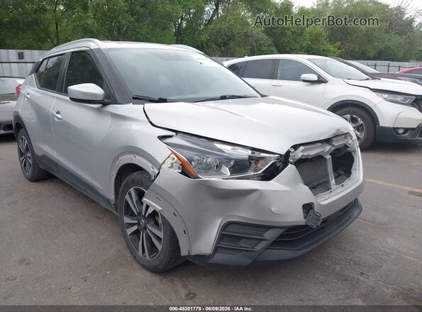 3N1CP5CV9LL490638 2020 NISSAN KICKS Silver Widok z przodu