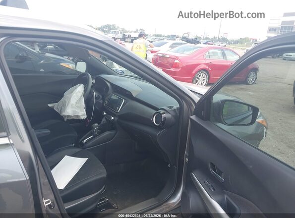 3N1CP5CV9LL549767 2020 NISSAN KICKS Gray Front interior view