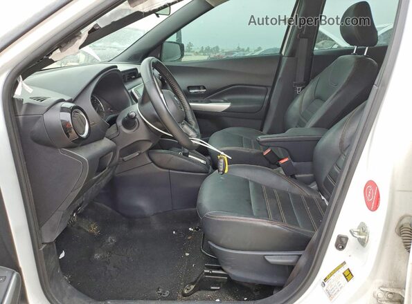 3N1CP5DV0LL517255 2020 NISSAN KICKS Белый Вид салона спереди