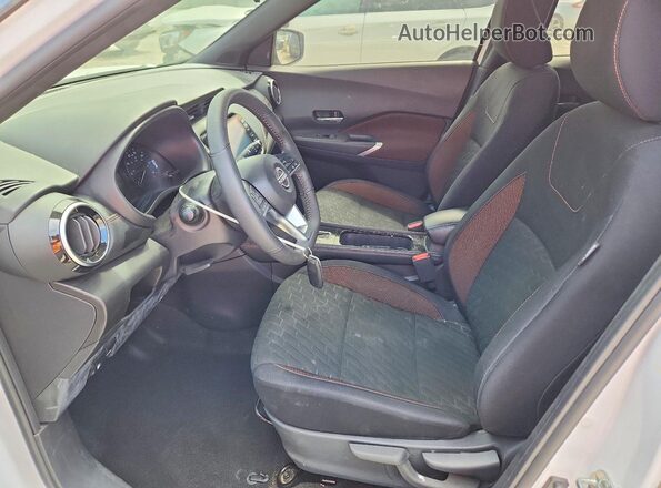 3N1CP5DV0PL492833 2023 NISSAN KICKS Белый Вид салона спереди