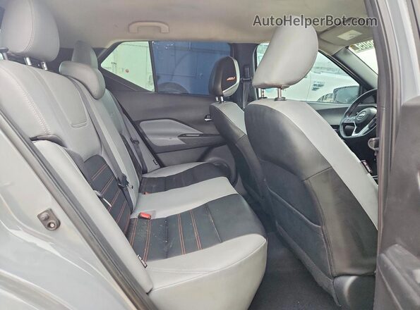 3N1CP5DV0RL518060 2024 NISSAN KICKS Gray Vista interior trasera