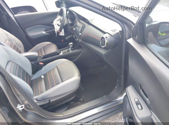 3N1CP5DV1PL515035 2023 NISSAN KICKS Gray Widok wnętrza z przodu