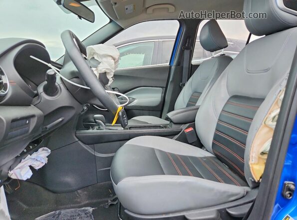 3N1CP5DV1PL523426 2023 NISSAN KICKS Blue Вид салону спереду