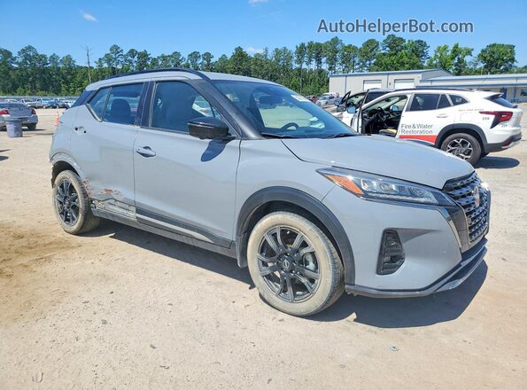 3N1CP5DV1RL477647 2024 NISSAN KICKS Серый Передняя правая четверть
