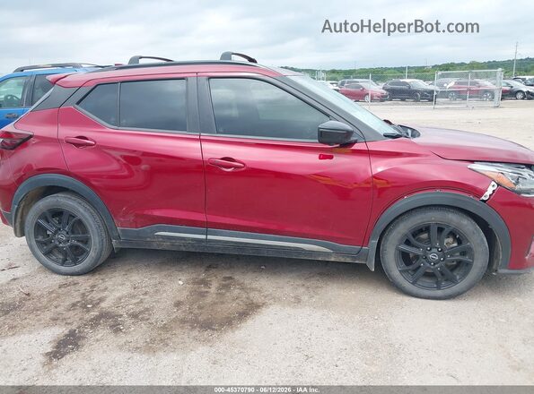 3N1CP5DV2PL470591 2023 NISSAN KICKS Maroon Widok wnętrza z tyłu