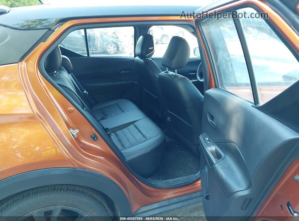 3N1CP5DV3LL493100 2020 NISSAN KICKS Orange Widok naklejki z numerem VIN