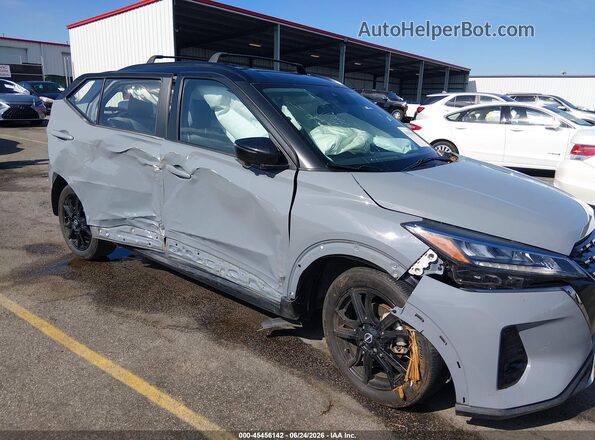 3N1CP5DV3NL522355 2022 NISSAN KICKS Gray Вид спереду