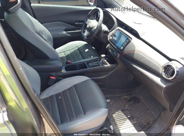 3N1CP5DV4ML547635 2021 NISSAN KICKS Gray Front interior view