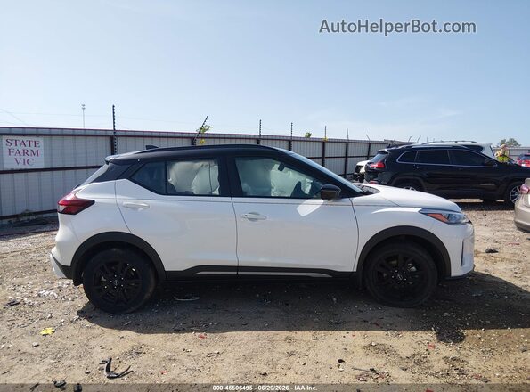 3N1CP5DV5PL523963 2023 NISSAN KICKS White Vista interior trasera