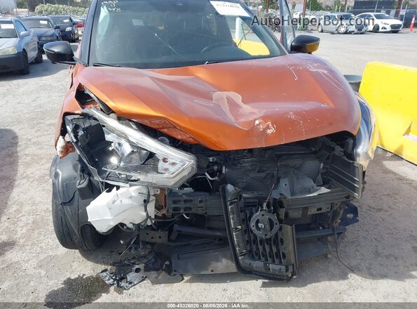 3N1CP5DV6LL562720 2020 NISSAN KICKS Orange Widok z przodu