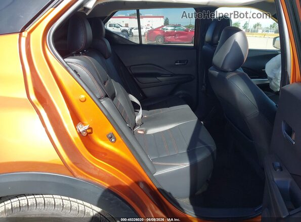 3N1CP5DV6LL562720 2020 NISSAN KICKS Orange Widok naklejki z numerem VIN