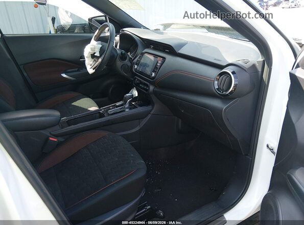 3N1CP5DV6NL488234 2022 NISSAN KICKS White Widok wnętrza z przodu