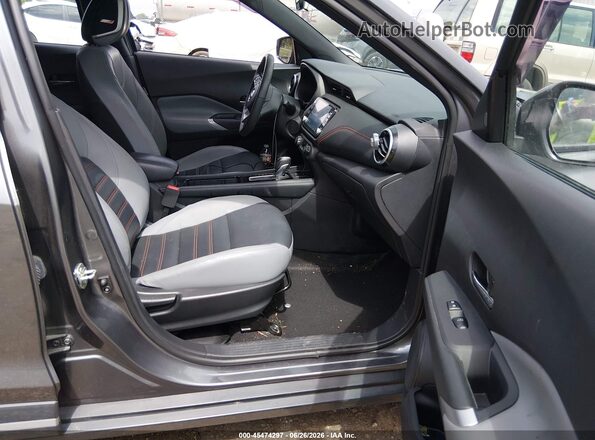 3N1CP5DV7ML530540 2021 NISSAN KICKS Gray Widok wnętrza z przodu