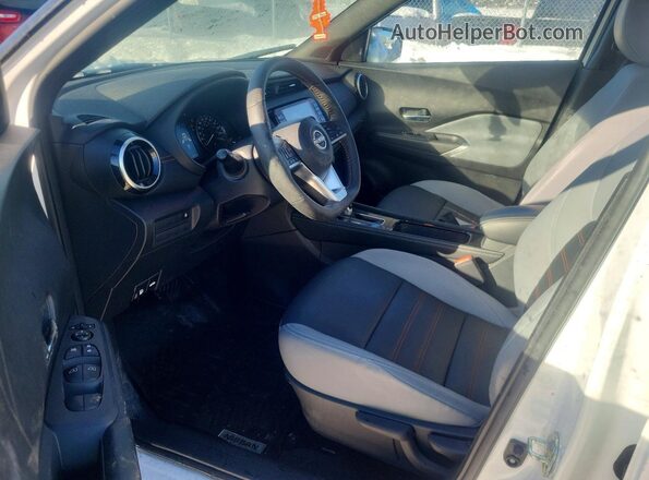 3N1CP5DV7PL548699 2023 NISSAN KICKS White წინა სალონის ხედი