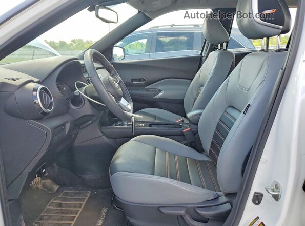 3N1CP5DV8RL484059 2024 NISSAN KICKS White Вид салону спереду