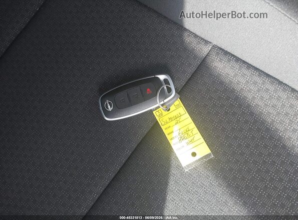 3N8AP6BA0SL384803 2025 NISSAN KICKS White Vista del salpicadero