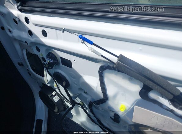 3N8AP6BA1SL307423 2025 NISSAN KICKS White წინა სალონის ხედი