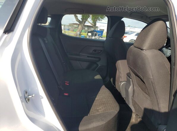 3N8AP6BA6SL322662 2025 NISSAN KICKS White Widok wnętrza z tyłu