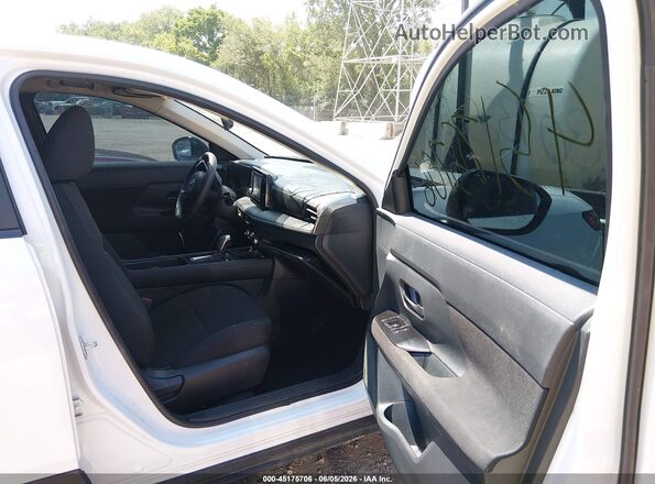 3N8AP6BB0SL307325 2025 NISSAN KICKS White წინა სალონის ხედი
