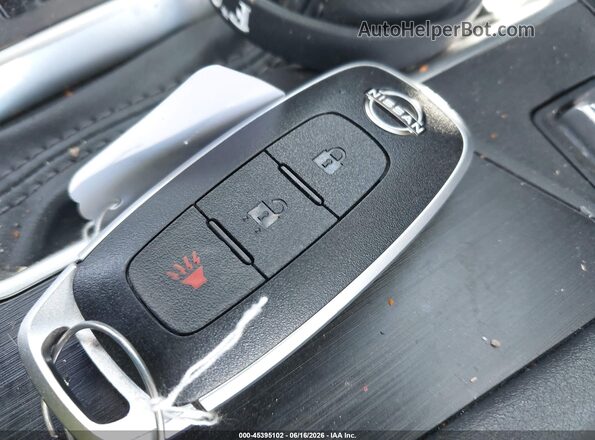 3N8AP6BB0SL379190 2025 NISSAN KICKS White Widok deski rozdzielczej