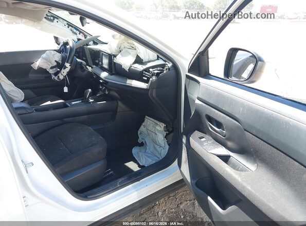 3N8AP6BB0SL379190 2025 NISSAN KICKS White Widok wnętrza z przodu