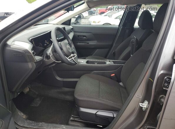 3N8AP6BB7SL326180 2025 NISSAN KICKS Угольный Вид салона спереди