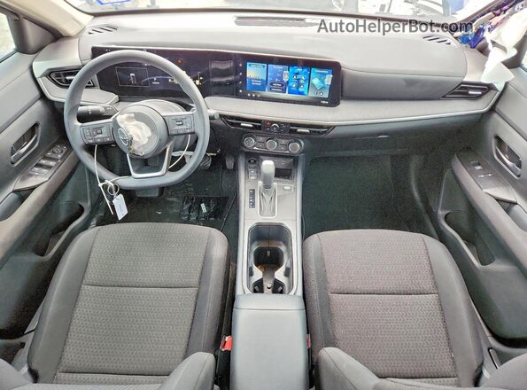 3N8AP6BE1TL328244 2026 NISSAN KICKS Blue Vista del salpicadero