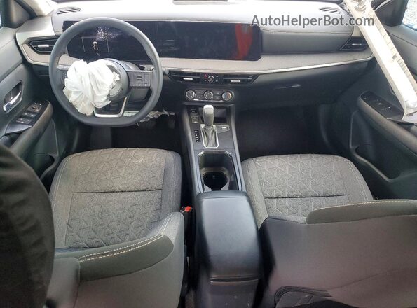 3N8AP6CA1SL335589 2025 NISSAN KICKS White Vista del salpicadero