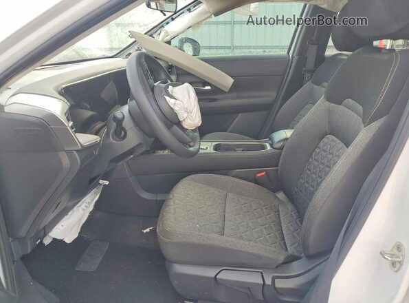 3N8AP6CA1SL335589 2025 NISSAN KICKS White Vista interior delantera